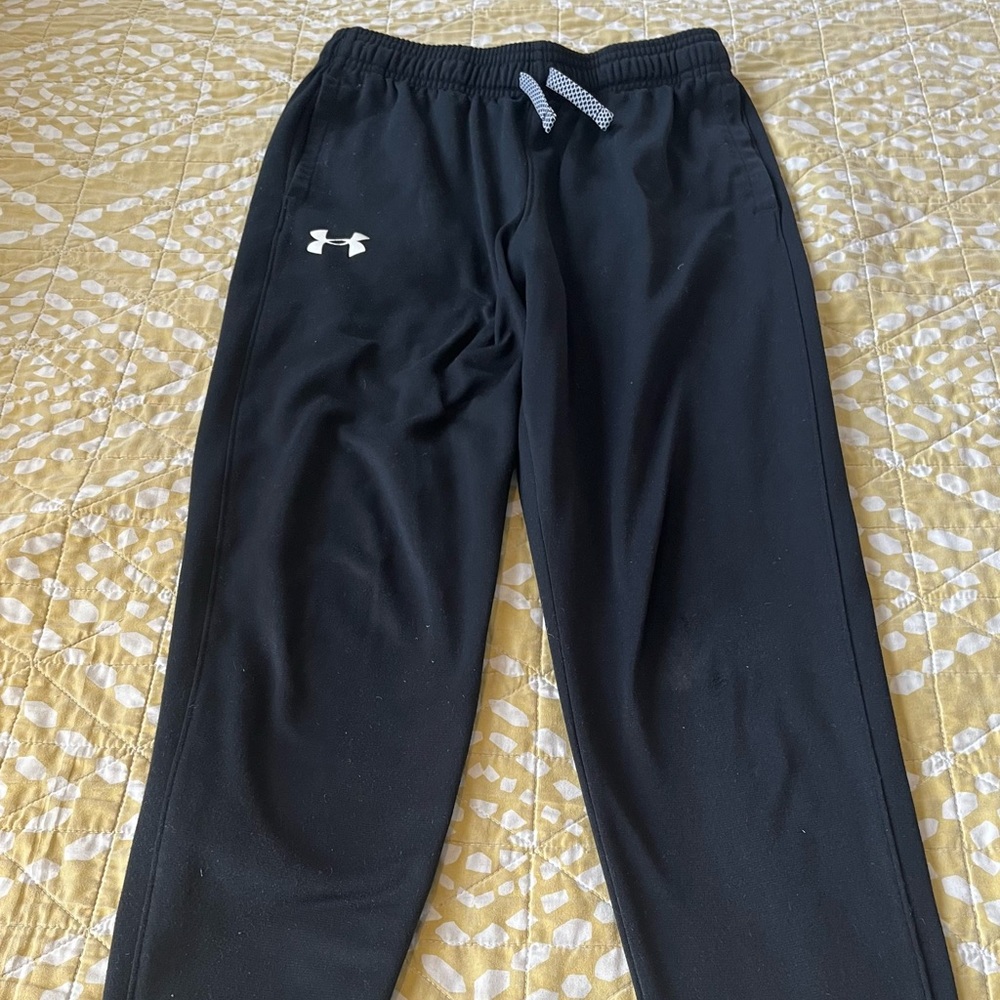 Under Armor Youth medium jogger.
